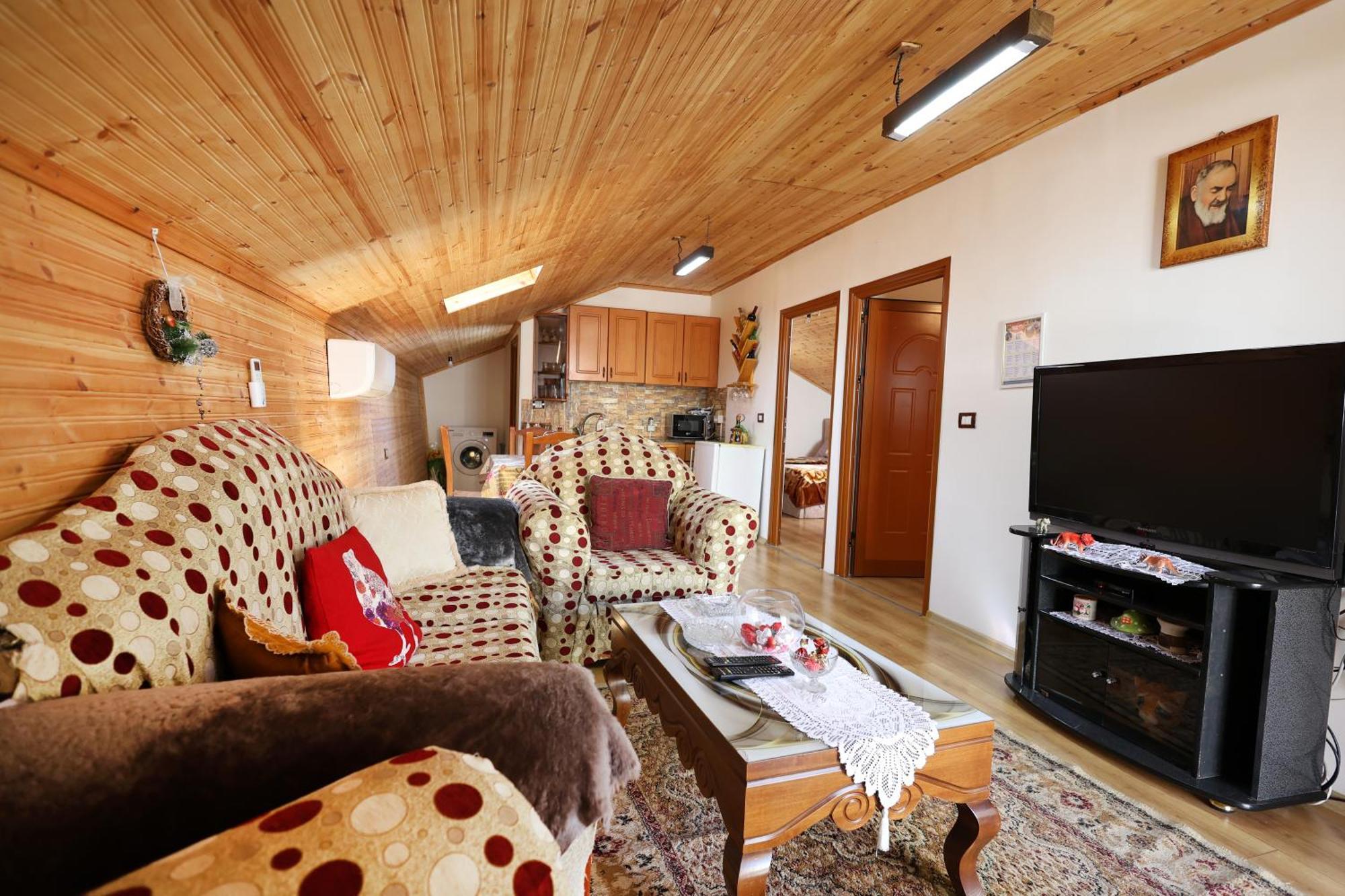 Samuela Cozy Retreat Βίλα Μπεράτ Εξωτερικό φωτογραφία