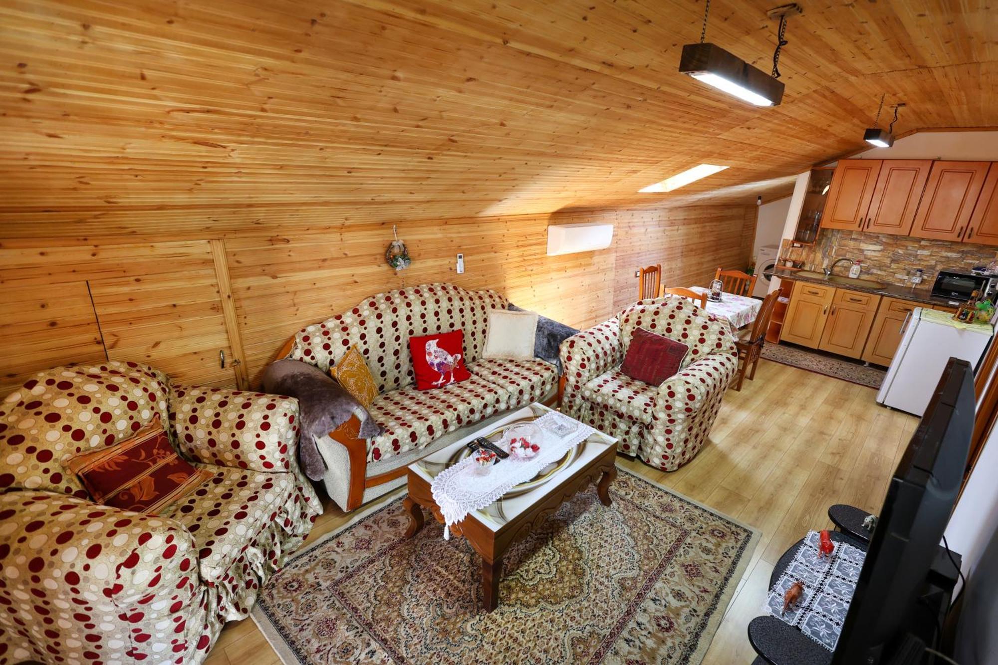 Samuela Cozy Retreat Βίλα Μπεράτ Εξωτερικό φωτογραφία